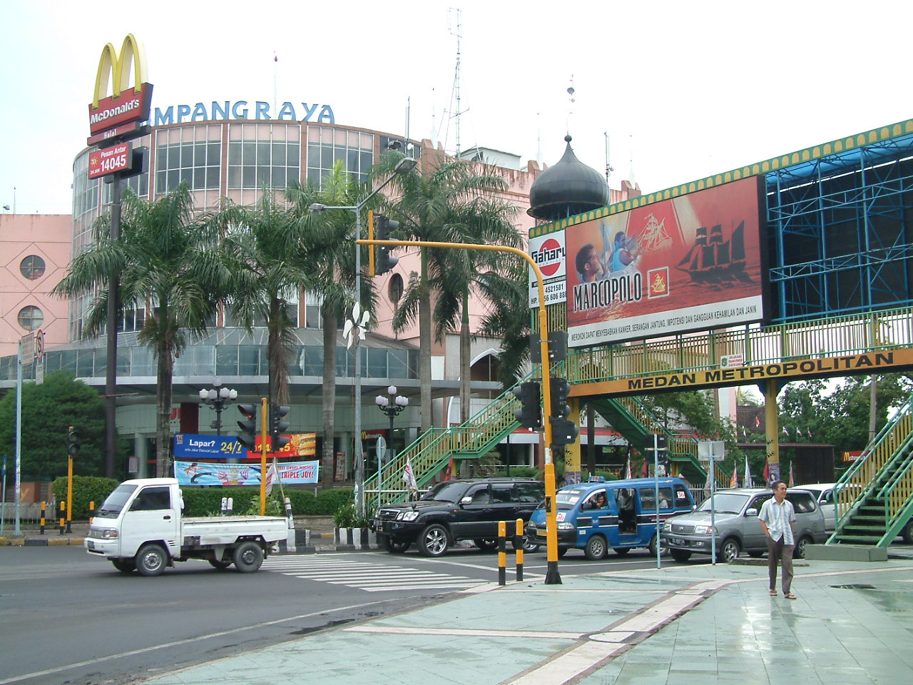 9 en 10 juli 2008 Amsterdam – Singapore – Medan – Bukit Lawang